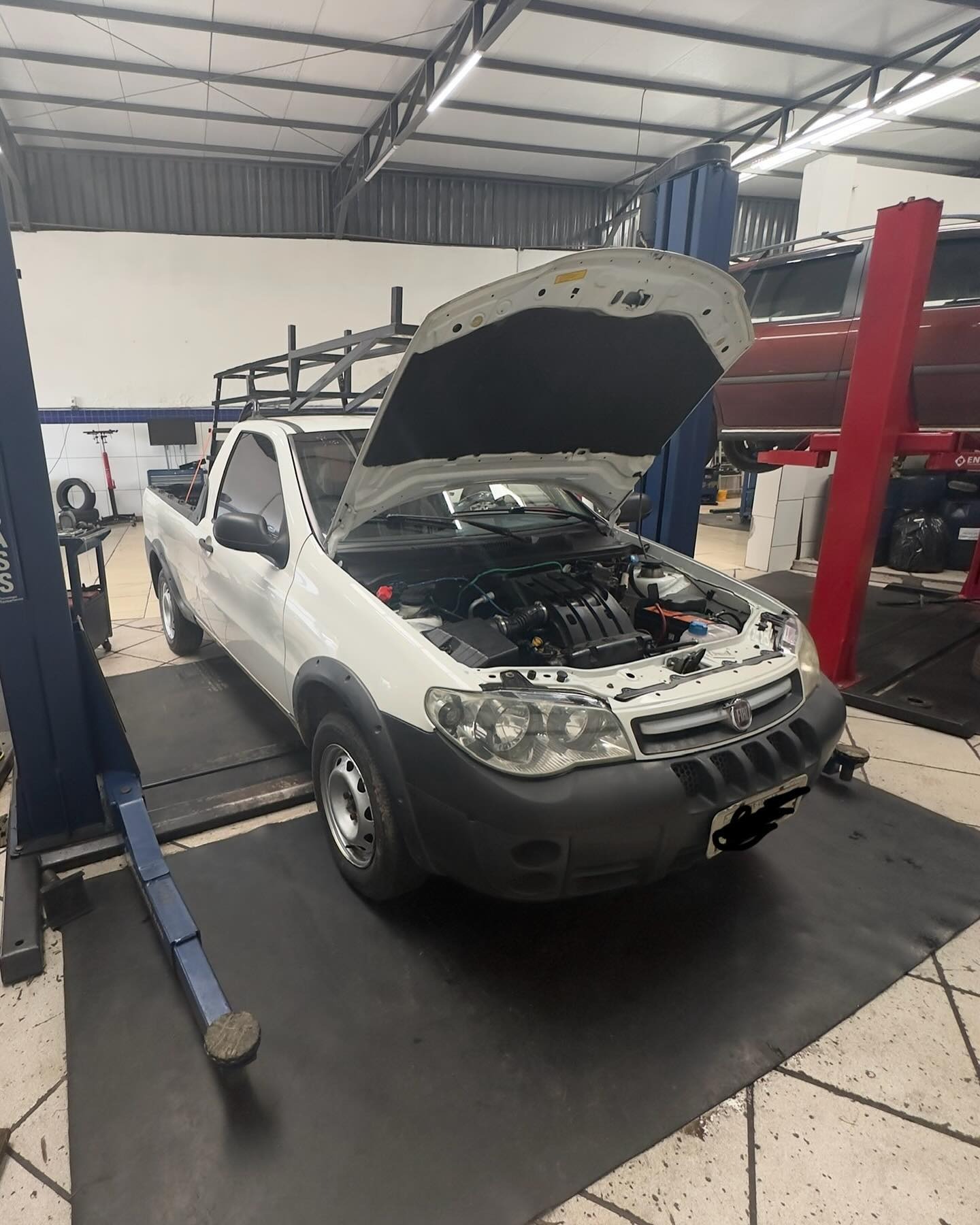 Fiat Strada em manutenção preventiva na Garra Auto Center