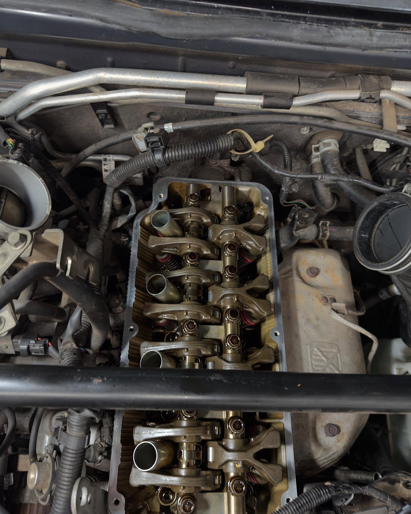 Cabeçote de motor durante revisão em Viamão RS